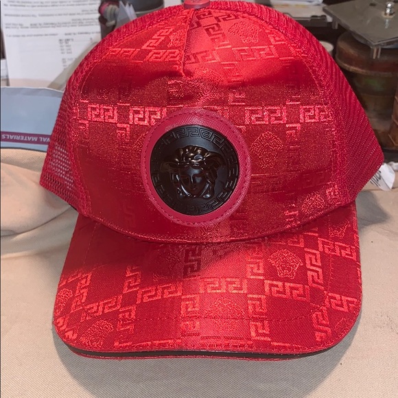 versace red hat